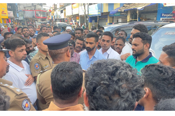 பொகவந்தாலாவ இளைஞர் மீதான தாக்குதல்! காவல்துறை அதிகார எல்லையை மீறியதாக குற்றச்சாட்டு | Police Attack On Pogwanthalawa Youth