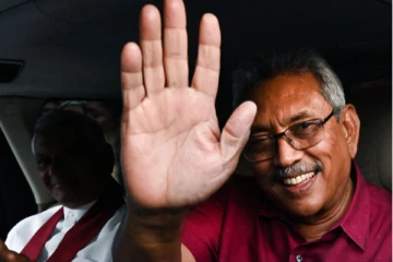 கோட்டாபயவுக்கு எதிர்ப்பு தெரிவித்து மாலைதீவு ஜனாதிபதி இல்லத்தை முற்றுகையிட்ட இலங்கையர்கள்