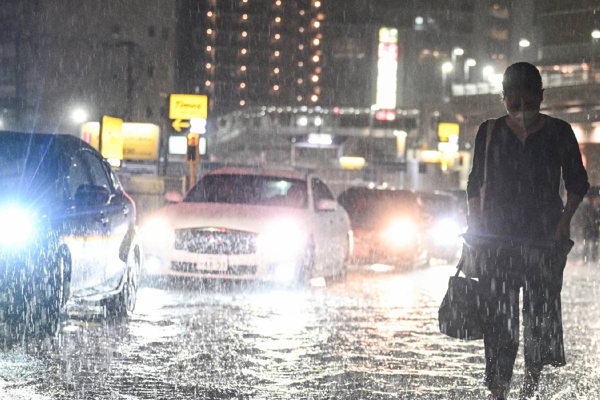 வெளிநாடொன்றில் வரலாறு காணாத கனமழை: 8 பேர் உயிரிழப்பு | Heavy Rains Batter Japan 8 Dead
