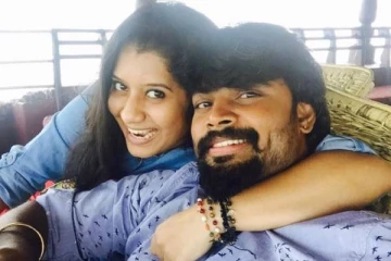 தொகுப்பாளினி பிரியங்கா அவரது கணவருடன் எடுத்த இதுவரை நாம் பார்த்திராத புகைப்படங்கள் இதோ