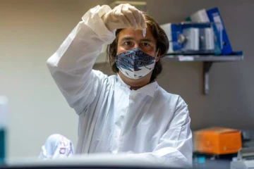 கொரோனாவை முடிவுக்கு கொண்டு வரும் புதிய வைரஸ்! ரஷ்யா நிபுணர் வெளியிட்ட மகிழ்ச்சி தரும் தகவல்