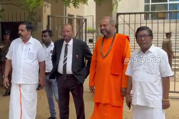 வடக்கில் இருந்து கிழக்கு நோக்கிய பேரணி: வழக்கு ஒத்திவைப்பு (Photos) | North To East Protest Adjournment Of Case