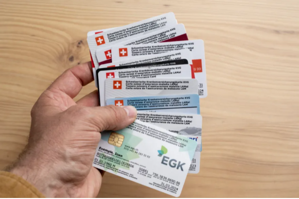 மருத்துவக் காப்பீடு தொடர்பில் சுவிஸ் குடிமக்களுக்கு ஒரு செய்தி | Swiss Health Premium To Rise Average 4 4