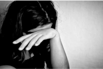 தந்தை இறப்பு: அம்மாவை தாத்தா பாலியல் தொந்தரவு செய்கிறார் -கதறிய சிறுமி!