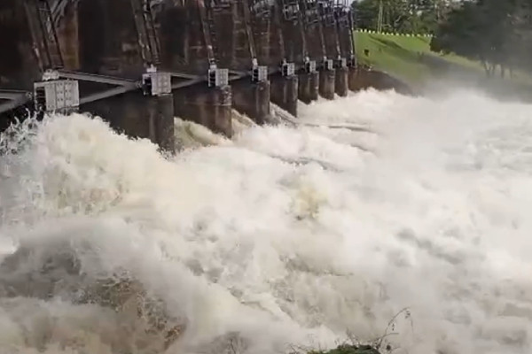 கந்தளாய் குளத்தின் வான்கதவுகள் திறப்பு | Opening Of Kandhalai Tank Sluice Gates கந்தளாய் குளத்தின் வான்கதவுகள் திறப்பு | Opening Of Kandhalai Tank Sluice Gates