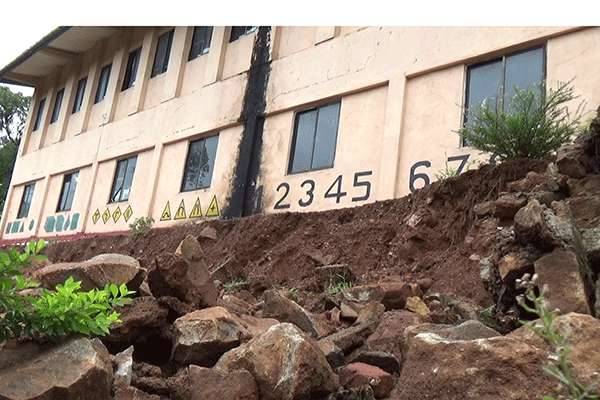 கடும் மழையால் ஆட்டம்கண்ட பிரபல பாடசாலை | Famous School Affected By Heavy Rain