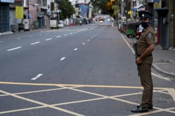 இலங்கையில் "அடுத்த அறிவிப்பு வரும் வரை ஊரடங்கு தொடரும்" என அறிவிப்பு