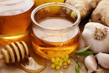 காலையில் வெறும் வயிற்றில் தேன் சாப்பிடலாமா? குழப்பத்திற்கு பதில் இதோ