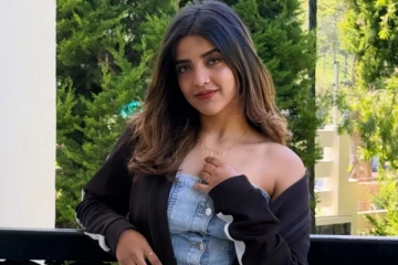 அய்யனார் துணை சீரியலில் நடிக்கும் நடிகை ஸ்வாதியா இது! கிளாமர் போட்டோஷூட்