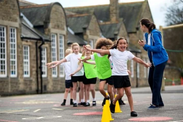இங்கிலாந்து பள்ளிமாணவர்களிடம்  ஆசிரியர் கூறிய  கருத்தால் சர்ச்சை