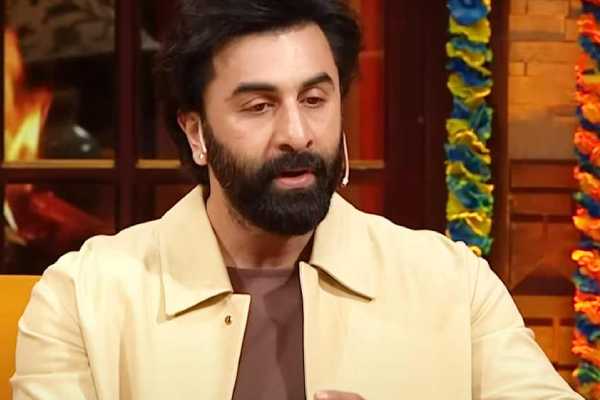 10 வகுப்பில் 54% மார்க்!! பள்ளி முதல்வரிடம் அறைவாங்கிய நடிகர் இப்போ கோடீஸ்வரன்.. | Famous Bollywood Actor Revealed His 10Th Mark