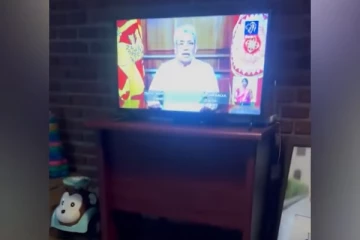 நேரலையில் உரையாற்றிக் கொண்டிருந்த கோட்டாபய! மின்சாரத்தை துண்டித்து வித்தியாசமாக எதிர்ப்பை காட்டிய குடும்பஸ்தர்