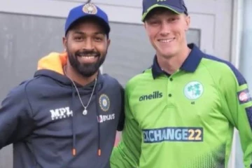 அயர்லாந்தின் அதிரடி வீரருக்கு....பேட்டை பரிசாக வழங்கிய இந்திய கேப்டன் ஹார்திக் பாண்டியா!