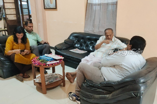 சமகால அரசியல் நிலை தொடர்பில் எம்.ஸ்ரீதருக்கும் வீரசிங்கம் ஆனந்தசங்கரிக்கும் இடையில் கலந்துரையாடல் (Videos) | Reedhar Weerasingam Political Situation Meeting சமகால அரசியல் நிலை தொடர்பில் எம்.ஸ்ரீதருக்கும் வீரசிங்கம் ஆனந்தசங்கரிக்கும் இடையில் கலந்துரையாடல் (Videos) | Reedhar Weerasingam Political Situation Meeting