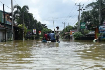 வௌ்ளத்தில் அடித்துச் செல்லப்பட்ட கணவனின் சடலம் மீட்பு