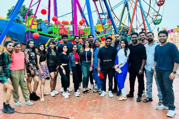 இணைய ரசிகர்களை கிறங்க வைக்கும் மொக்க காதல் ஆல்பம் பாடல்!