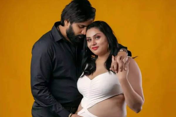 நடிகை நமீதாவா இது, குழந்தைகள் பெற்ற பிறகு இப்படி ஆகிவிட்டாரே?- லேட்டஸ்ட் க்ளிக்