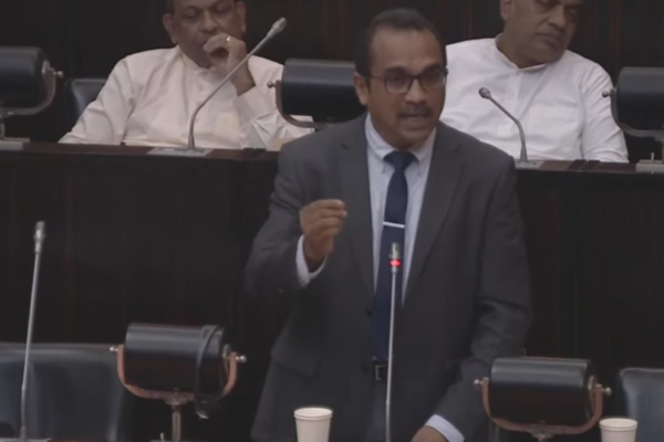 நிலச்சரிவுகளில் சிக்குண்டு உயிரிழந்தவர்களின் எண்ணிக்கை அதிகரிப்பு ; வெளியான புதிய தகவல் | 26 Dead In Landslides