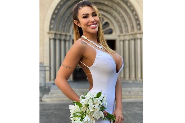 ஆண்களையே பிடிக்கவில்லை என மாடல் அழகி செய்த ஆச்சரிய செயல்! அதிர்ந்துபோன நெட்டிசன்கள் | Brazilian Model Marries Herself