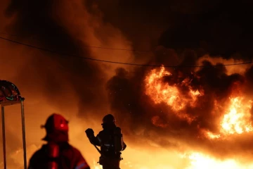 தென் கொரியா காட்டுத்தீயால் 15,000 ஹெக்டேயர் நிலப்பரப்பு தீக்கிரை