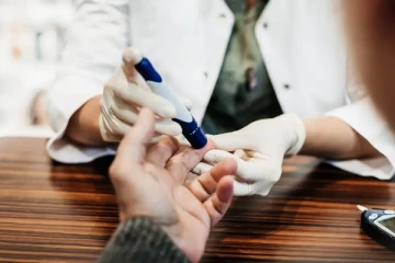 சுகர் நோயாளிகளே எவ்வளவு ஸ்வீட் சாப்பிட்டாலும் இரத்த சர்க்கரை அதிகரிக்கக்கூடாதா? அப்போ இதை குடிங்க!