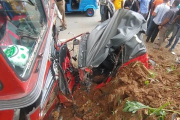 பதுளை - பண்டாரவளை வீதியில் பயணித்த அரச பேருந்து முச்சக்கரவண்டியுடன் மோதி விபத்து