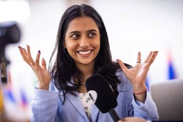 கைக்கொடுத்த வாழைப்பழம்? செஸ் உலக கோப்பையை இந்தியாவின் திவ்யா தேஷ்முக் வென்றது எப்படி!