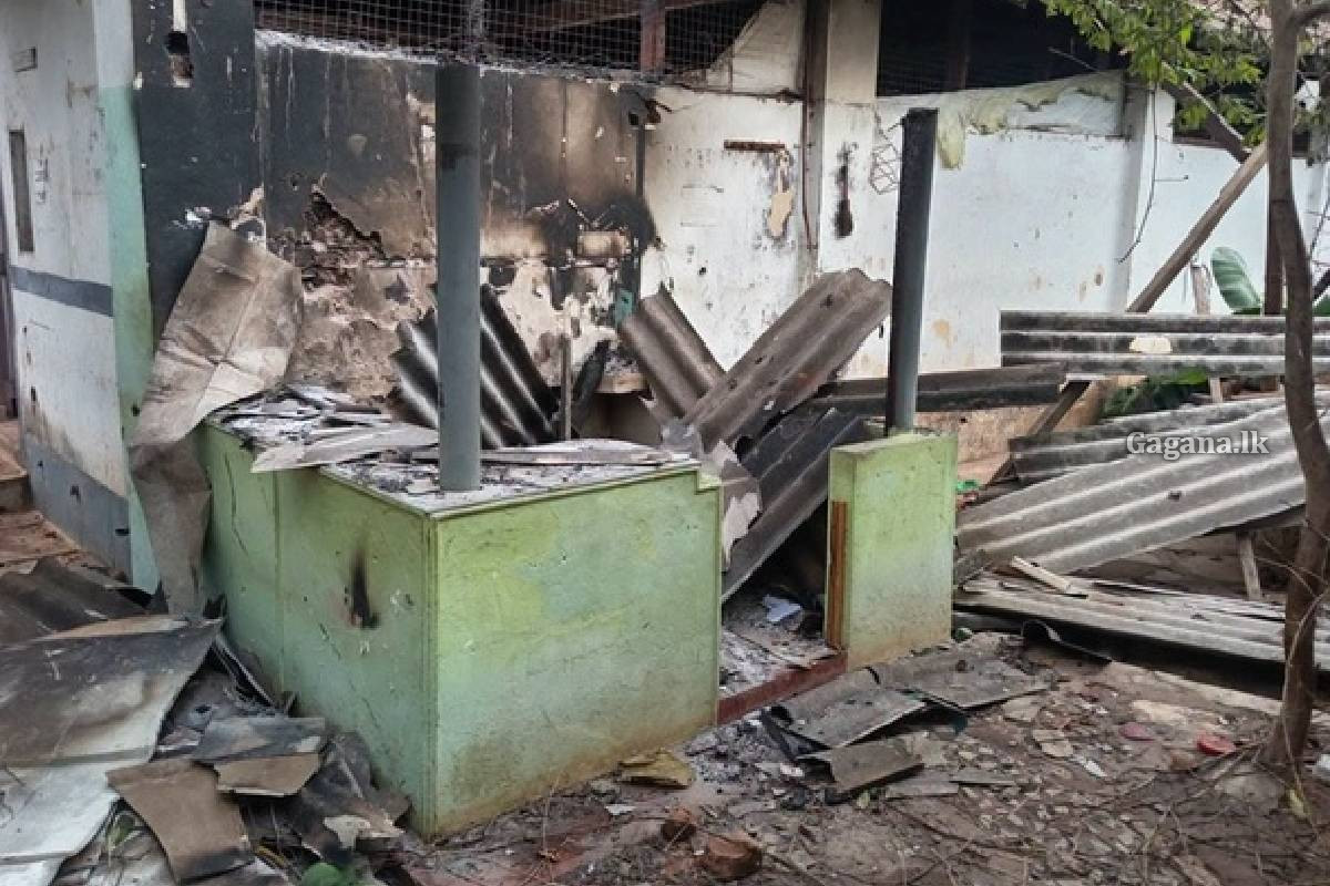 ලංකාවම ආයෙත් තිගැස්සූ මහර බන්ධනාගාරයේ රෑ පුරා සිදුවූ දේ සම්පූර්ණ විස්තරය මෙන්න | Mahara Prison Clash Full Details ලංකාවම ආයෙත් තිගැස්සූ මහර බන්ධනාගාරයේ රෑ පුරා සිදුවූ දේ සම්පූර්ණ විස්තරය මෙන්න | Mahara Prison Clash Full Details
