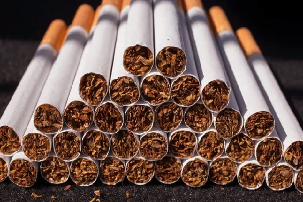 பற்களின் மஞ்சள் கறைக்கு காரணமாகும் பழக்கங்கள் - விளக்கம் இதோ | Habits That Cause Yellow Teeth பற்களின் மஞ்சள் கறைக்கு காரணமாகும் பழக்கங்கள் - விளக்கம் இதோ | Habits That Cause Yellow Teeth