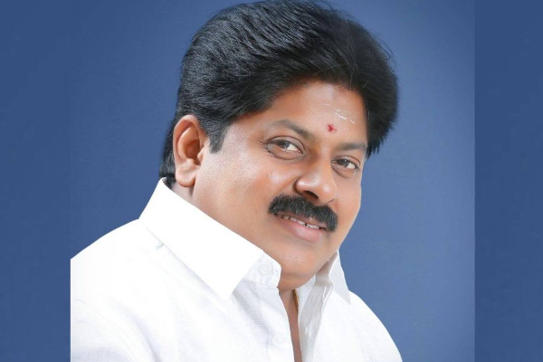 பாலியல் வழக்கில் தேடப்பட்டு வந்த முன்னாள் அமைச்சர் மணிகண்டன் பெங்களூரில் கைது! | Admk Exminister Arrest