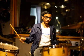 அவுஸ்திரேலியாவில் கின்னஸ் சாதனை படைத்த தமிழ் சிறுவன் (PHOTOS)