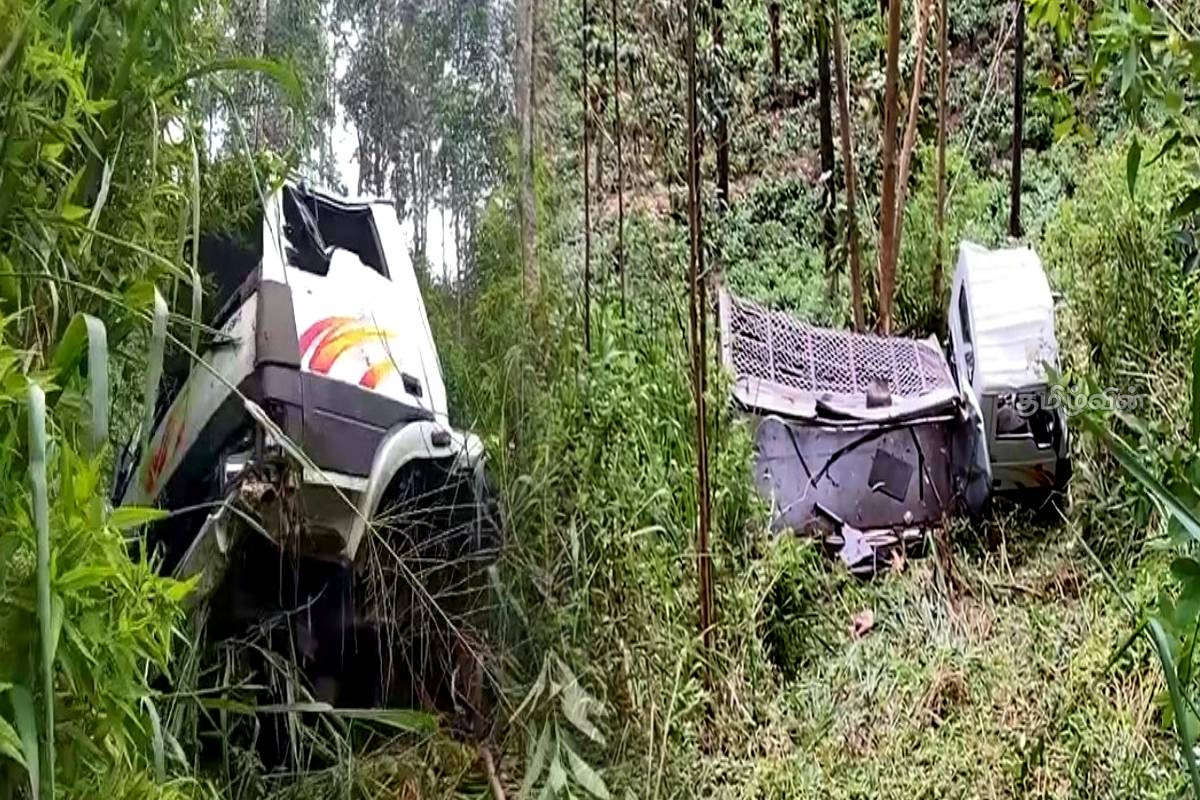 கொழுந்து ஏற்றிச்சென்ற லொறி விபத்து : சாரதி தீவிர சிகிச்சை பிரிவுக்கு மாற்றம் | Lorry Carrying Coal Accident கொழுந்து ஏற்றிச்சென்ற லொறி விபத்து : சாரதி தீவிர சிகிச்சை பிரிவுக்கு மாற்றம் | Lorry Carrying Coal Accident