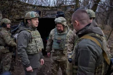 உதவ முன் வருபவர்களுக்கு ஆயுதங்கள் தருகின்றோம்!  - உக்ரைன் அதிபர் அறிவிப்பு