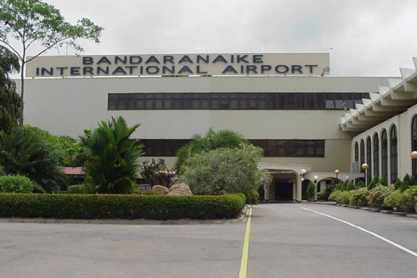 ஐரோப்பா செல்ல முற்பட்ட நான்கு பேர் கட்டுநாயக்க விமான நிலையத்தில் கைது | Poland Travel Attempt Failed 4 Sri Lankan Arrested