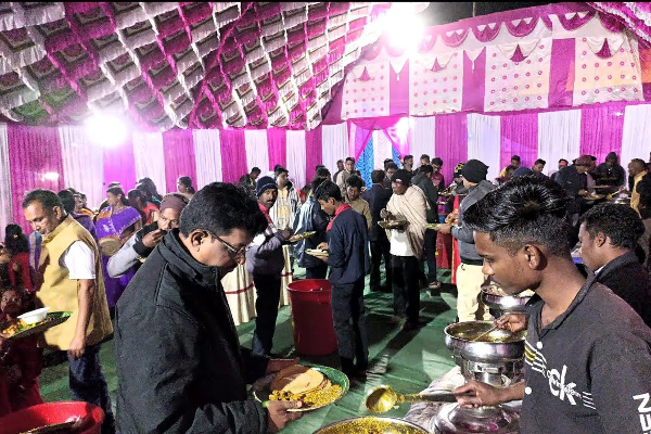 100-people-fainted-after-having-marriage-food 100-people-fainted-after-having-marriage-food