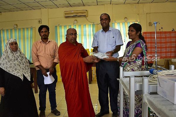 மன்னார் மாவட்ட வைத்தியசாலைகளுக்கு மில்லியன் ரூபாய் பெறுமதியான பொருட்கள் கையளிப்பு | Donation Medical Supplies Worth 40 Million Mannar