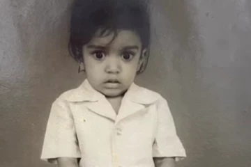 இந்த போட்டோவில் இருக்கும் குழந்தை யார் தெரியுமா? விஜய் டிவி நட்சத்திரம் தான்