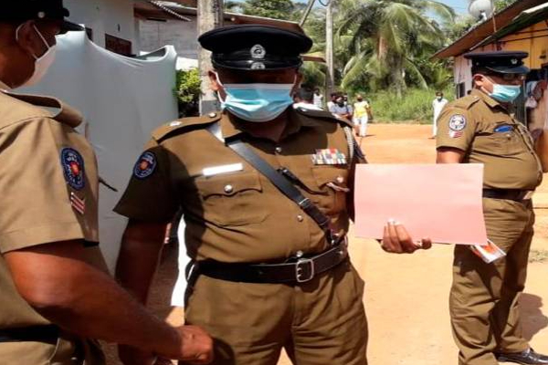 23 வயதான இளைஞன் தூக்கில் தொங்கிய நிலையில் சடலமாக மீட்பு! | Talawakelle 23 Year Old Boy Hanging Body Recovered