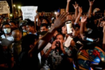 ஜனாதிபதி அலுவலகம் முன்பு போராட்டத்தில் ஈடுபட்ட மக்களுக்கு பெருகும் ஆதரவு