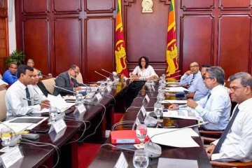 දිට්වා ආපදාවෙන් හානි වූ නිවාස වෙනුවෙන් රුපියල් මිලියන 25,000කට වැඩි මුදලක් වෙන්වෙයි -අගමැතිනියගේ ප්‍රධානත්වයෙන් විශේෂ සාකච්ඡාවක්