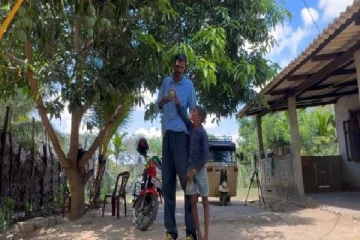 இலங்கையில் மிக உயரமான மனிதன்