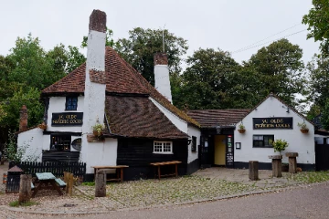 பிரித்தானியாவில் மிக பழமையான மதுபான விடுதிக்கு ஏற்பட்ட நிலை! கவலையில் மக்கள்