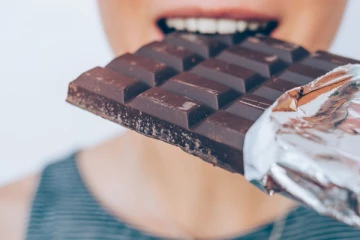 சாக்லேட்டை அளவோடு சாப்பிட்டால் ஆரோக்கியமா? அப்படி என்ன நன்மைகள் தரும்?