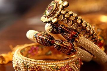இல்லத்தரசிகள் ஹேப்பி....அதிரடியாக குறைந்த தங்கவிலை!