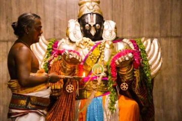 விபத்தில் இருந்து நம்மை காக்கும் கருட பஞ்சமி வழிபாடு