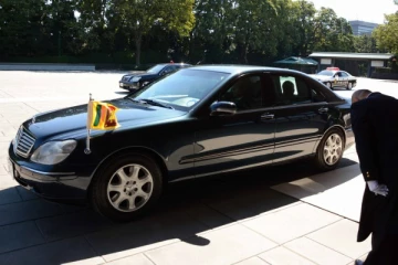 அமைச்சுகள் திணைக்களங்கள் உள்ளிட்ட அரச நிறுவனங்கள் பயன்படுத்தும் வாகனங்கள் தொடர்பில் விசாரணை