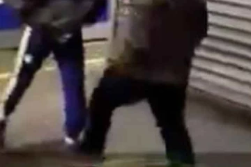 මෙරට ජනප්‍රිය නිළියක් සහ ප්‍රසිද්ධ චිත්‍රපට අධ්‍යක්ෂකවරයෙකු අතර ගුටි කෙළියක්