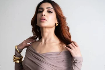 பாலிவுட்டை ட்ரான்ஸ்பெரண்ட் ஆடையில் மயக்கிய நடிகை சமந்தா.. புகைப்படங்கள் இதோ..