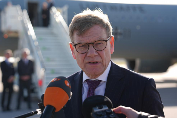 அகதிகளுக்கு ஆதரவாக குரல் கொடுத்த அமைச்சர்: ஜேர்மன் ஆளும் கூட்டணிக்குள் பிளவு | German Foreign Minister Voice For Refugees அகதிகளுக்கு ஆதரவாக குரல் கொடுத்த அமைச்சர்: ஜேர்மன் ஆளும் கூட்டணிக்குள் பிளவு | German Foreign Minister Voice For Refugees