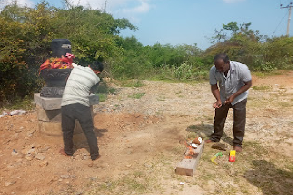 யாழில் திடீரென தோன்றிய சிவலிங்கம்!(Photos) | Shivalingam Suddenly Appeared In Jaffna